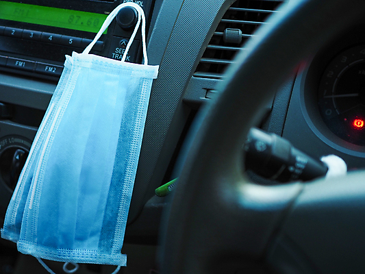 포토 JPG 해외이미지 도로 창문 교통시설 자동차 새로움 사람없음 내부 빨간색 문 거울 운전 바퀴 운전사 고급 주차 속도 제비 계기판 자동 해외포토 직업 길 육상교통 컬러 교통 컨셉 모션 조류 시설 파일형식 이미지허브