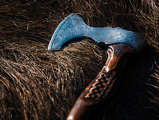 포토 JPG 해외이미지 무기 백그라운드 사람없음 장식 장난감 힘 장비 흰색 역사 황금 플랫 정상 플라스틱 심볼 싸움 전쟁 도끼 청동 전사 고립 넘어짐 바이킹 옛날 해외포토 컬러 모션 재질 파일형식 이미지허브