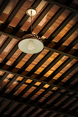 포토 JPG 해외이미지 전구 매달리기 사람없음 내부 장식 빛 램프 원형 천장 샹들리에 해외포토 도형 모션 조명 파일형식 이미지허브