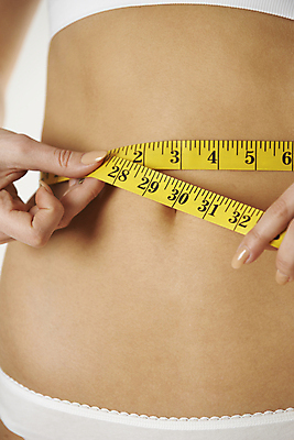 포토 JPG 해외이미지 백인 여자 다이어트 줄자 한명 상반신 20대 성인 날씬함 측정 인치 성인여자한명만 해외포토 서양인 1 자 건강 사람 청년 몸매 여자한명만 성인여자만 파일형식 이미지허브