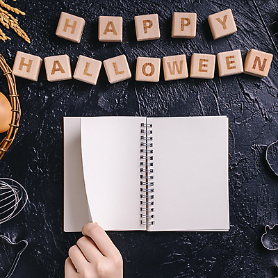 포토 JPG 해외이미지 손 검은배경 프레임 신체부위 바구니 계란 공책 할로윈 잡기 거품기 쿠키틀 나무블록 해외포토 백그라운드 모션 주방용품 문구용품 사람 목재 알 검은색 블록 제빵도구 파일형식 이미지허브