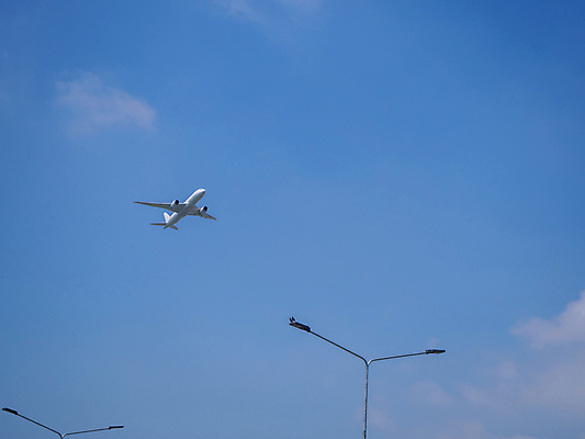 포토 JPG 해외이미지 구름 실루엣 여행 백그라운드 날개 비즈니스 교통시설 하늘 휴가 비행기 안전 사람없음 파란색 햇빛 태양 일몰 화물 분위기 고급 공항 크루즈 고도 항공 속도 상업 제트기 승객 엔진 스카이라인 대패 착륙 해외포토 자연요소 컬러 교통 컨셉 배_교통 항공교통 대중교통 촬영기법 노을 운송업 시설 파일형식 이미지허브