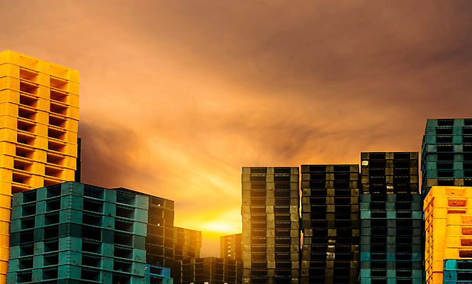 포토 JPG 해외이미지 구름 디자인 산업 비즈니스 포장 공장 교통시설 하늘 사람없음 빛 햇빛 노란색 쌓기 일출 상점 일몰 재활용 장비 화물 황금 제조 상품 나무상자 플라스틱 창고 무역 상업 수납 단상 대여 분배 수입 신발장 해외포토 자연요소 컬러 교통 공업 모션 재질 상자 태양 노을 운송업 시설 친환경 파일형식 이미지허브