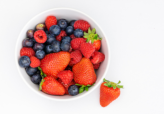 포토 JPG 해외이미지 열매 음식 백그라운드 다이어트 과일 재료 자연 탁자 딸기 디저트 건강 사람없음 목재 빨간색 파란색 컬러풀 정원 검은색 수확 신선 그룹 사발 시장 달콤 맛 혼합 수집 먹기 유기농 블루베리 산딸기 블랙베리 흙더미 내추럴 건포도 구스베리 섞기 숙성 스무디 디톡스 해외포토 나무 식물 웰빙 음료 컬러 가구 컨셉 농업 모션 포도 흙 사기그릇 생태계 건과일 파일형식 더미 이미지허브