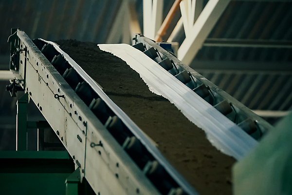 포토 JPG 해외이미지 식물 산업 선 모래 백그라운드 비즈니스 공장 모션 벽돌 건조 실내 사람없음 건물 쌓기 상점 금속 기계 블록 방 장비 업무 거친 제조 상품 먹이 질감 상업 러시아 점토 격납고 고체 로딩 채석 철강 컨베어밸트 해외포토 건축물 유럽 공업 재질 내부 작업 파일형식 이미지허브