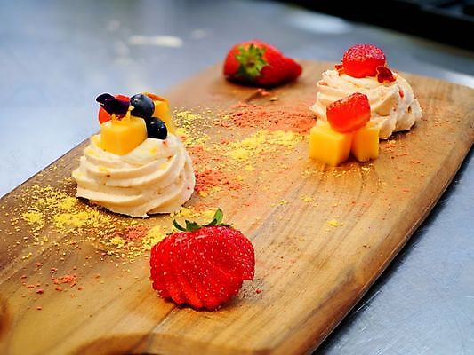 포토 JPG 해외이미지 접시 계절 열매 음식 분홍색 백그라운드 잎 과일 딸기 디저트 사람없음 목재 쿠키 케이크 식당 초콜릿 숟가락 식사 빵집 흰색 대접 신선 원형 달콤 맛 아침식사 작음 설탕 굽기 민트 크림 상쾌 유기농 산딸기 블랙베리 영양분 제빵사 타르트 페스츄리 핸드메이드 더스트파티클 해외포토 도형 나무 식물 직업 식기 웰빙 감정 빵 컬러 컨셉 재료 수저 상점 크기 구이 허브 파이_빵 파일형식 이미지허브