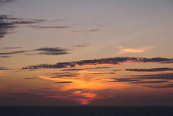 포토 JPG 해외이미지 구름 바다 여행 백그라운드 오렌지 자연 하늘 휴가 풍경 사람없음 야외 빨간색 물 여름 파란색 빛 태양 일몰 황금 저녁 수평선 해외포토 자연요소 계절 컬러 과일 노을 야간 생태계 파일형식 이미지허브