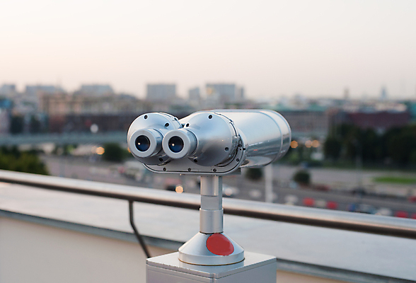 포토 JPG 해외이미지 응시 여행 백그라운드 하늘 휴가 거리 파노라마 풍경 사람없음 파란색 여행객 금속 동전 쌍안경 망원경 관찰 도시 확대 비전 해외포토 시선 컬러 돈 모션 재질 촬영기법 사람 파일형식 이미지허브