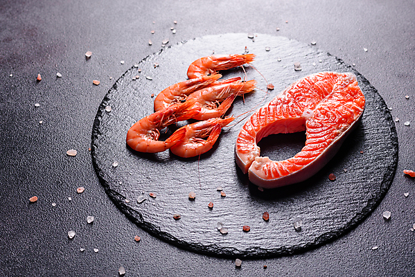 포토 JPG 해외이미지 접시 음식 바다 조각 백그라운드 다이어트 재료 탁자 건강 육류 어류 스테이크 요리 사람없음 빨간색 식당 검은색 식사 저녁식사 어둠 신선 맛 그릴 정상 먹기 레몬 허브 해산물 준비 날것 소금 연어 로즈메리 점심식사 생식 송어 해외포토 식물 식기 컬러 가구 컨셉 과일 식재료 모션 주방용품 서양음식 상점 수중동물 파일형식 이미지허브