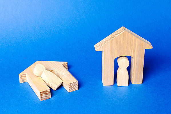 포토 JPG 해외이미지 실내 사람없음 말_게임 파란배경 집모양 무너짐 해외포토 모양 백그라운드 모션 내부 파란색 게임 파일형식 이미지허브