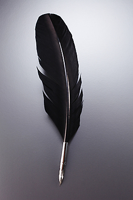 포토 JPG 해외이미지 캘리그라피 사람없음 세로 컬러풀 펜 사무용품 수확 골동품 도구 닫기 상품 깃털 흰배경 복고 해외포토 컬러 백그라운드 농업 모션 문구용품 필기구 흰색 파일형식 이미지허브