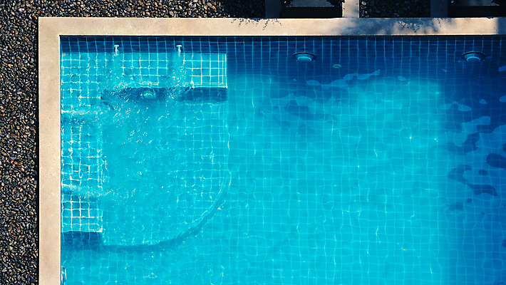 포토 JPG 해외이미지 라이프스타일 여자 스포츠 여행 백그라운드 컨셉 휴가 휴식 주택 사람 사람없음 야외 물 파란색 비키니 맑음 수영 목욕 거품 흐름 반지 고급 선탠 정상 날씬함 휴양지 제트기 펌프 매트리스 힘찬 해외포토 자연요소 수영복 컬러 장신구 날씨 비행기 건물 생활 청결 장소 수상스포츠 몸매 파일형식 이미지허브