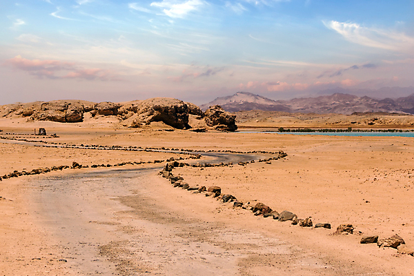 포토 JPG 해외이미지 동물 도로 모래 여행 백그라운드 아프리카 자연 하늘 바람 산 건조 항해 이집트 풍경 사람없음 파란색 모래사장 머리 일몰 사막 바위 시골 뜨거움 고속도로 승차 사자 땅 모래언덕 사파리 부식 마법 사하라 방법 수평선 헤드랜드 해외포토 자연요소 나라 길 바다 컬러 배_교통 포유류 교통시설 모션 날씨 신체부위 노을 돌_바위 언덕 생태계 파일형식 이미지허브