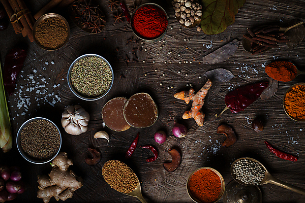 포토 JPG 해외이미지 전통 백그라운드 재료 자연 고추 탁자 파프리카 건조 파슬리 종류 요리 동양인 사람없음 목재 빨간색 노란색 주방 숟가락 수확 뜨거움 고명 양념 조미료 사발 맛 정상 가루 인도인 수집 허브 향신료 메뉴 유기농 매움 후추 카레 생강 놋쇠 땅바닥 사프란 시나몬 강황 해외포토 외국인 나무 식물 웰빙 음식 컬러 가구 컨셉 농업 채소 식재료 바닥 수저 인종 사기그릇 생태계 향미료 파일형식 이미지허브