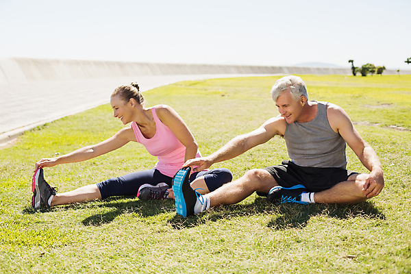 포토 JPG 해외이미지 백인 라이프스타일 커플 여자 남자 행복 40대 중년 50대 관계 함께함 건강 야외 두명 운동복 금발 운동 햇빛 맑음 스트레칭 봄 탱크톱 주말 바디케어 해외포토 서양인 헤어스타일 옷 계절 감정 컨셉 상의 날씨 사람 성인 생활 태양 파일형식 이미지허브