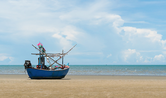 포토 JPG 해외이미지 구름 계절 모래 바다 여행 컨셉 태국 하늘 휴가 휴식 따뜻함 풍경 사람없음 물 여름 햇빛 맑음 만 뜨거움 어선 보트 해외포토 자연요소 아시아 배_교통 날씨 태양 파일형식 이미지허브