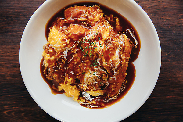 포토 JPG 해외이미지 실내 사람없음 하이앵글 카레 오믈렛 카레요리 나무배경 해외포토 음식 뷰포인트 백그라운드 내부 계란요리 파일형식 이미지허브