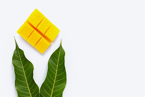 포토 JPG 해외이미지 잎 실내 사람없음 열대과일 흰배경 슬라이스 망고 과일조각 카피스페이스 해외포토 식물 조각 백그라운드 과일 내부 공백 흰색 파일형식 이미지허브