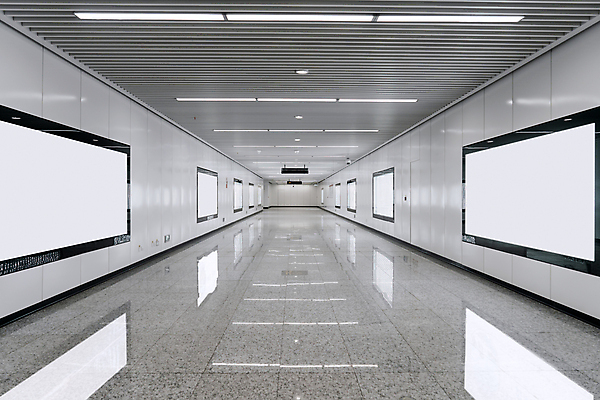 포토 JPG 해외이미지 간판 프레임 광고판 실내 사람없음 반사 복도 전철역 목업 해외포토 알림판 내부 역 판 파일형식 이미지허브