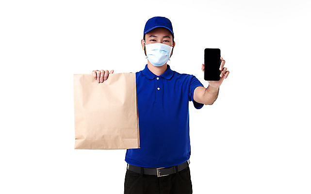 포토 JPG 해외이미지 직업 남자 종이 음식 유니폼 가방 비즈니스 모바일 노동자 새로움 한명 사람 동양인 스마트폰 핸드폰 식사 흰색 표현 잡기 업무 배달원 배송 서비스 속도 패키지 질서 온라인 점심식사 소셜 해외포토 1 잡화 옷 컬러 컨셉 모션 인종 전자제품 스마트기기 예절 작업 파일형식 이미지허브