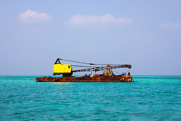 포토 JPG 해외이미지 산업 모래 바다 항해 사람없음 초록색 물 파란색 강 힘 장비 화물 업무 보트 큼 발굴 기중기 함선 리프트 진흙 무거움 공학 몰디브 깊이 땅파기 송곳 옛날 유조선 해외포토 자연요소 교육 아시아 컬러 배_교통 운송업 작업 중장비 무게 크기 파일형식 이미지허브