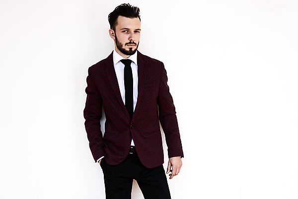 포토 JPG 해외이미지 모델 직업 헤어스타일 옷 남자 얼굴 포즈 백그라운드 셔츠 비즈니스 성공 수염 갈색머리 한명 서기 사람 정장 성인 유행 재킷 흰색 표현 비즈니스맨 자신감 우아함 이발 스마트 경영자 예복 고립 심각 정중 스타일 힙스터 해외포토 1 패션 감정 컬러 컨셉 상의 모션 신체부위 외투 직장인 리더 파일형식 이미지허브