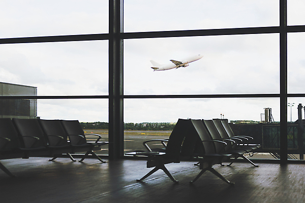 포토 JPG 해외이미지 여행 컨셉 비즈니스 건축양식 창문 교통시설 유리 하늘 휴가 비행기 실내 사람없음 내부 건물 휴게실 복도 기다림 공항 도착 항공 출발 대문 상업 제트기 승객 이륙 취소 대패 터미널 해외포토 건축물 건축 교통 항공교통 모션 재질 대중교통 문 시설 파일형식 이미지허브