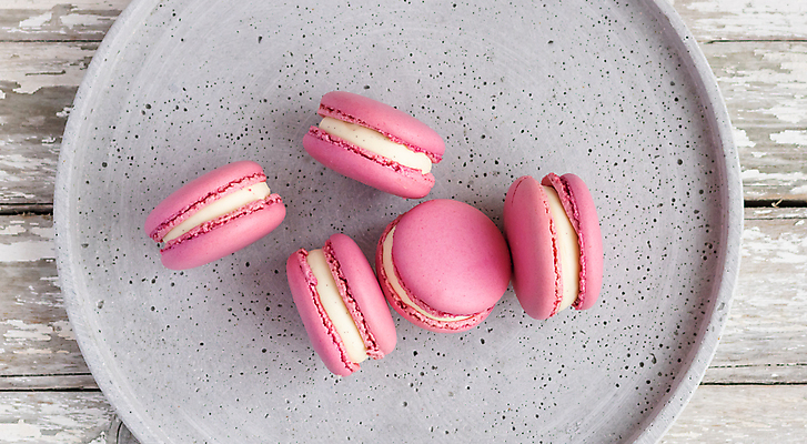 포토 JPG 해외이미지 전통 음식 분홍색 크리스마스 휴가 디저트 샌드위치 사탕 요리 사람없음 컬러풀 파티 쿠키 과자 케이크 초콜릿 빵집 프랑스 흰색 생일 그룹 달콤 맛 작음 설탕 크림 아몬드 마카롱 프랑스어 머랭 파스텔톤 페스츄리 해외포토 문자 기념일 유럽 빵 컬러 컨셉 이벤트 상점 견과류 크기 파일형식 이미지허브