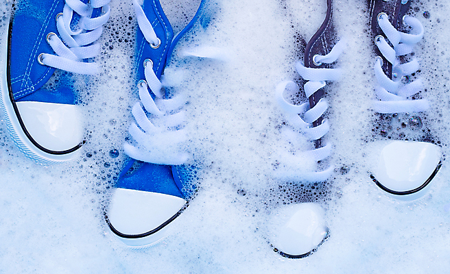 포토 JPG 해외이미지 운동화 사람없음 빨래 파란배경 비누거품 해외포토 백그라운드 신발 가사 파란색 거품 파일형식 이미지허브