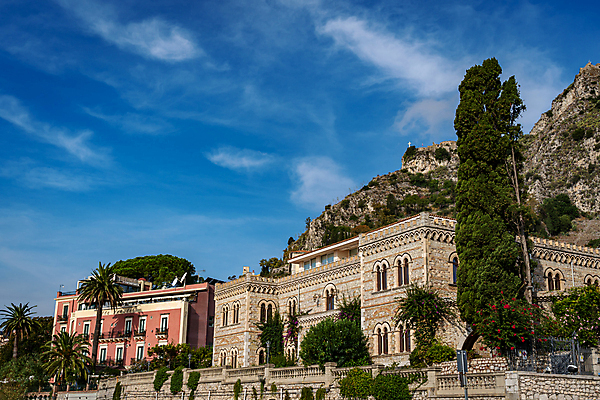 포토 JPG 해외이미지 나무 공원 여행 백그라운드 건축양식 자연 하늘 휴식 풍경 사람없음 야외 초록색 햇빛 환경 정원 맑음 이탈리아 내추럴 옛날 해외포토 식물 공공시설 건축 유럽 컬러 컨셉 날씨 태양 생태계 파일형식 이미지허브