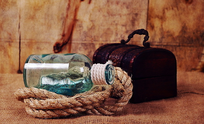 포토 JPG 해외이미지 디자인 종이 밧줄 바다 여행 백그라운드 컨셉 지도 유리 화살 사람없음 목재 상자 갈색 노란색 우주 어둠 침묵 수확 골동품 흰색 기구 나침반 질감 복고 통나무 북쪽 해적 동쪽 남쪽 내추럴 궤 그런지 서쪽 옛날 해외포토 나무 줄 컬러 농업 재료 재질 소리 도둑 방향 파일형식 이미지허브