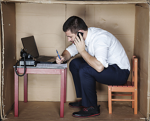 포토 JPG 해외이미지 전신 백인 남자 의자 탁자 한명 앉기 성인 옆모습 노트북 상자 사무실 업무 비즈니스맨 전화기 갇힘 답답함 성인남자한명만 해외포토 서양인 1 뷰포인트 가구 비즈니스 모션 사람 전자제품 작업 직장인 감각 남자한명만 성인남자만 파일형식 이미지허브