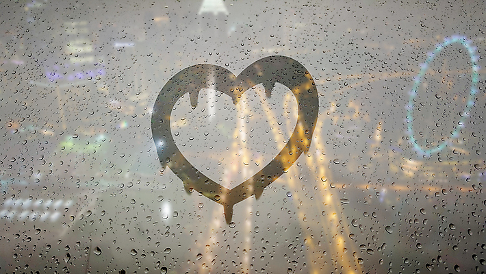 포토 JPG 해외이미지 모양 감정 백그라운드 컨셉 패턴 창문 자연 유리 벽지 하늘 표면 날씨 추상 발렌타인데이 사랑 사람없음 빨간색 물 빛 반사 금속 거품 회색 젖음 안개 물방울 하트 도시 투명 액체 떨어짐 이슬 빗방울 심볼 사인 질감 폭풍 해외포토 자연요소 컬러 무늬 데이이벤트 재질 비_날씨 생태계 파일형식 이미지허브