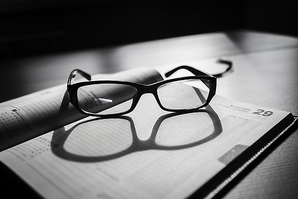 포토 JPG 해외이미지 교육 종이 안경 백그라운드 컨셉 비즈니스 학교 탁자 아이디어 프레임 직장 사람없음 책 스터디 사무실 독서 우주 다이어리 검은색 쪽지 공책 공백 흰색 업무 작업 비즈니스맨 오픈 계획 편지 책상 오브젝트 사인 문서 시력 페이지 시트 패드 조언 해외포토 잡화 남자 컬러 가구 회사 문구용품 학습 사무용품 직장인 파일형식 이미지허브