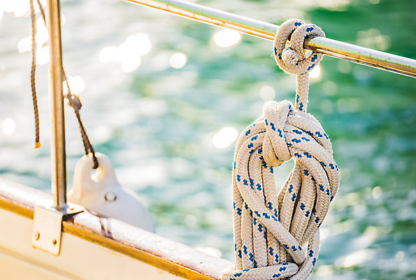 포토 JPG 해외이미지 라이프스타일 밧줄 바다 여행 백그라운드 요트 휴가 항해 취미 사람없음 물 항구 맑음 보트 재산 고급 크루즈 갑판 지중해 정박 묘사 매듭 닻 착륙 철책 해외포토 자연요소 줄 컨셉 배_교통 교통시설 날씨 생활 금융 파일형식 이미지허브