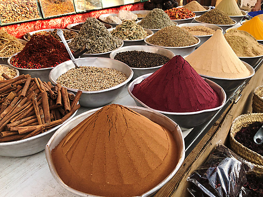 포토 JPG 해외이미지 잡화 채소 재료 아프리카 고추 건조 이집트 요리 동양인 사람없음 컬러풀 노란색 세일 식사 신선 뜨거움 양념 시장 맛 상품 가루 허브 향신료 유기농 매움 아라비아 향 후추 카레 성분 생강 내추럴 매각 사프란 시나몬 아랍어 채식주의자 강황 해외포토 식물 웰빙 나라 음식 컬러 컨셉 식재료 인종 채식 향미료 파일형식 이미지허브