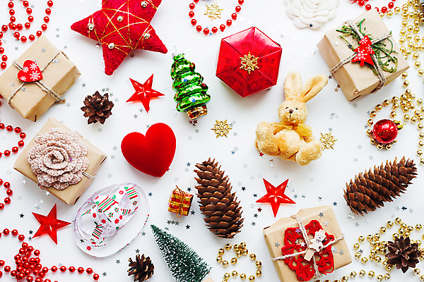 포토 JPG 해외이미지 별 리본 종이 백그라운드 크리스마스 목걸이 휴가 불꽃 새해 선물 사랑 사람없음 장식 빨간색 빛 상자 화환 덮개 하트 축하 뜨개질 황금 실 나무상자 심볼 오브젝트 냅킨 꽃가루 솔방울 전나무 감싸기 시나몬 핸드메이드 2017년 해외포토 자연요소 모양 나무 기념일 꽃 감정 컬러 컨셉 장신구 모션 불 취미 뚜껑 가루 연도 파일형식 이미지허브