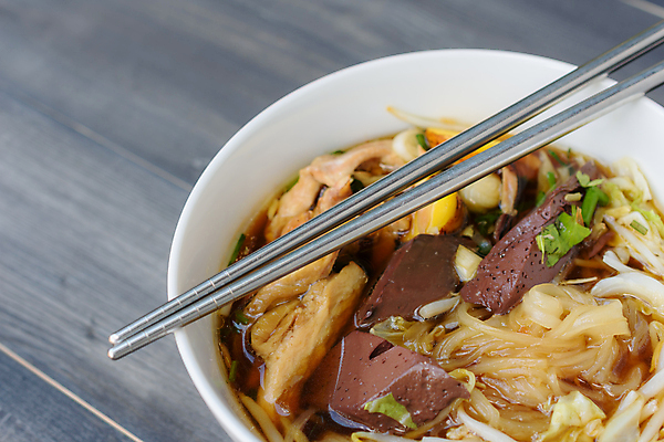 포토 JPG 해외이미지 아시아 음식 다이어트 젓가락 태국 건강 요리 동양인 사람없음 목재 식사 저녁식사 신선 맛 아침식사 수프 널 먹기 국수 지역 토막 점심식사 영양분 위생관리 해외포토 나무 나라 컨셉 재료 모션 수저 관리 인종 면류 파일형식 이미지허브