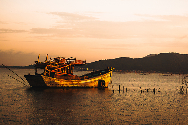 포토 JPG 해외이미지 바다 풍경 사람없음 여름 일몰 보트 해외포토 계절 배_교통 노을 파일형식 이미지허브