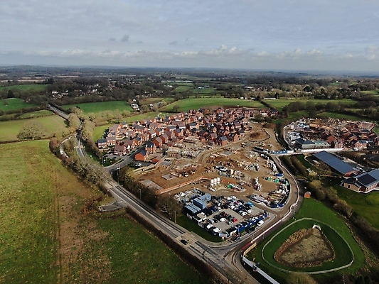 포토 JPG 해외이미지 영국 새로움 주택 안테나 사람없음 건물 환경 시골 가장자리 교외 드론 흉터 해외포토 건축물 유럽 컨셉 통신 둘레 상처 파일형식 이미지허브