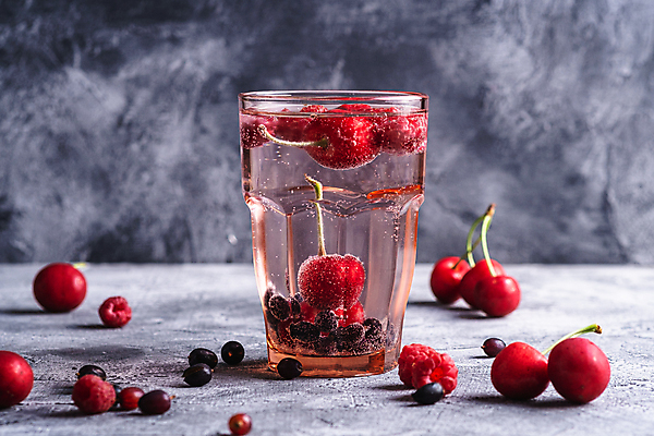 포토 JPG 해외이미지 잔 사람없음 투명 체리 탄산음료 산딸기 베리 콘크리트 탄산수 해외포토 식기 음료 과일 물 탄산 파일형식 이미지허브