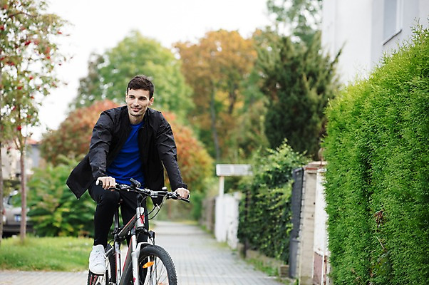 포토 JPG 주간 전신 서양인 외국인 라이프스타일 남자 길 맨라이프 건강 한명 미소 사람 20대 성인 취미 야외 앞모습 운동 자전거 승차 체코 라이딩 성인남자한명만 국내포토 자연요소 1 유럽 뷰포인트 모션 표정 인종 청년 생활 바이크 남자한명만 성인남자만 파일형식
