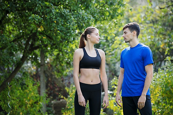 포토 JPG 주간 서양인 외국인 라이프스타일 커플 응시 공원 여자 남자 요가 사람 상반신 20대 성인 취미 야외 두명 앞모습 운동 마주보기 요가복 체코 성인만 국내포토 자연요소 웰빙 시선 공공시설 유럽 뷰포인트 관계 모션 건강 인종 청년 생활 운동복 파일형식