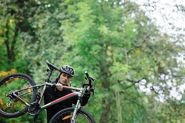 포토 JPG 주간 서양인 외국인 라이프스타일 응시 공원 남자 맨라이프 한명 들기 사람 상반신 20대 성인 취미 야외 옆모습 운동복 운동 걷기 자전거 숲 헬멧 체코 성인남자한명만 국내포토 자연요소 1 시선 옷 공공시설 유럽 뷰포인트 모션 건강 인종 청년 생활 바이크 보호장비 남자한명만 성인남자만 파일형식