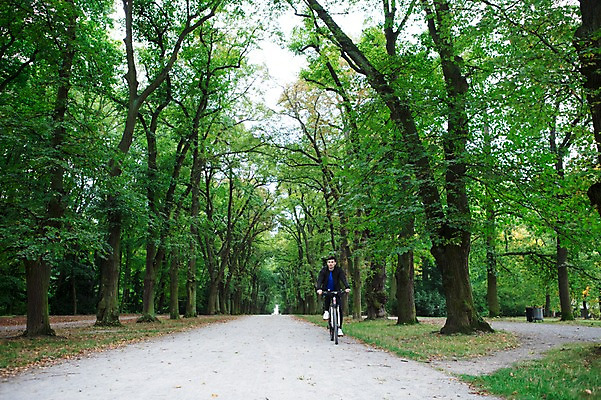 포토 JPG 주간 전신 서양인 외국인 라이프스타일 공원 남자 맨라이프 한명 사람 20대 성인 취미 야외 앞모습 운동복 달리기 운동 자전거 승차 숲 체코 성인남자한명만 국내포토 자연요소 1 옷 공공시설 유럽 뷰포인트 모션 건강 인종 청년 생활 바이크 남자한명만 성인남자만 파일형식