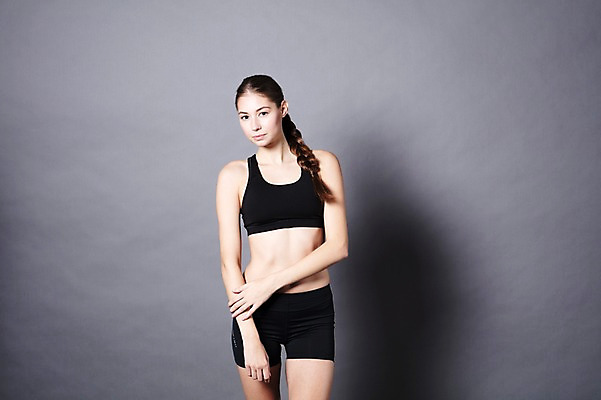 포토 JPG 스튜디오촬영 서양인 외국인 우먼라이프 응시 여자 모션 회색배경 실내 한명 서기 사람 상반신 20대 성인 취미 앞모습 운동복 운동 건강관리 체코 성인여자한명만 국내포토 1 라이프스타일 시선 옷 유럽 뷰포인트 백그라운드 건강 관리 인종 청년 내부 회색 여자한명만 성인여자만 파일형식