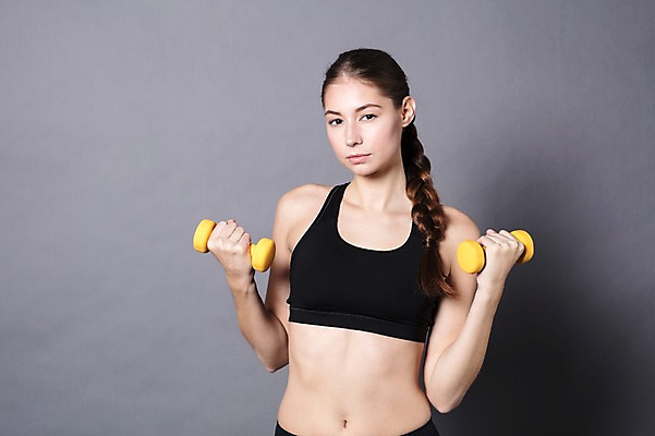 포토 JPG 스튜디오촬영 서양인 외국인 우먼라이프 응시 여자 모션 회색배경 실내 한명 들기 사람 상반신 20대 성인 취미 앞모습 운동복 운동 건강관리 아령 체코 성인여자한명만 국내포토 1 라이프스타일 시선 옷 유럽 뷰포인트 백그라운드 건강 관리 인종 청년 내부 회색 여자한명만 성인여자만 파일형식