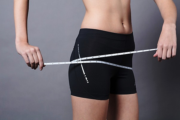 포토 JPG 스튜디오촬영 서양인 외국인 우먼라이프 여자 다이어트 모션 회색배경 실내 줄자 한명 사람 20대 성인 취미 옆모습 운동복 운동 건강관리 하반신 둘레 측정 체코 허벅지 성인여자한명만 국내포토 1 라이프스타일 옷 유럽 뷰포인트 백그라운드 자 건강 관리 인종 청년 내부 신체부위 회색 여자한명만 성인여자만 파일형식