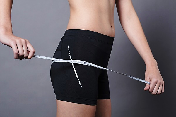 포토 JPG 스튜디오촬영 서양인 외국인 우먼라이프 여자 다이어트 모션 회색배경 실내 줄자 한명 사람 20대 성인 취미 옆모습 운동복 운동 건강관리 하반신 둘레 측정 체코 허벅지 성인여자한명만 국내포토 1 라이프스타일 옷 유럽 뷰포인트 백그라운드 자 건강 관리 인종 청년 내부 신체부위 회색 여자한명만 성인여자만 파일형식