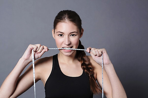 포토 JPG 스튜디오촬영 서양인 외국인 우먼라이프 응시 여자 다이어트 모션 회색배경 실내 줄자 한명 사람 상반신 20대 성인 취미 앞모습 운동복 운동 건강관리 물기 체코 성인여자한명만 국내포토 1 라이프스타일 시선 옷 유럽 뷰포인트 백그라운드 자 건강 관리 인종 청년 내부 회색 여자한명만 성인여자만 파일형식